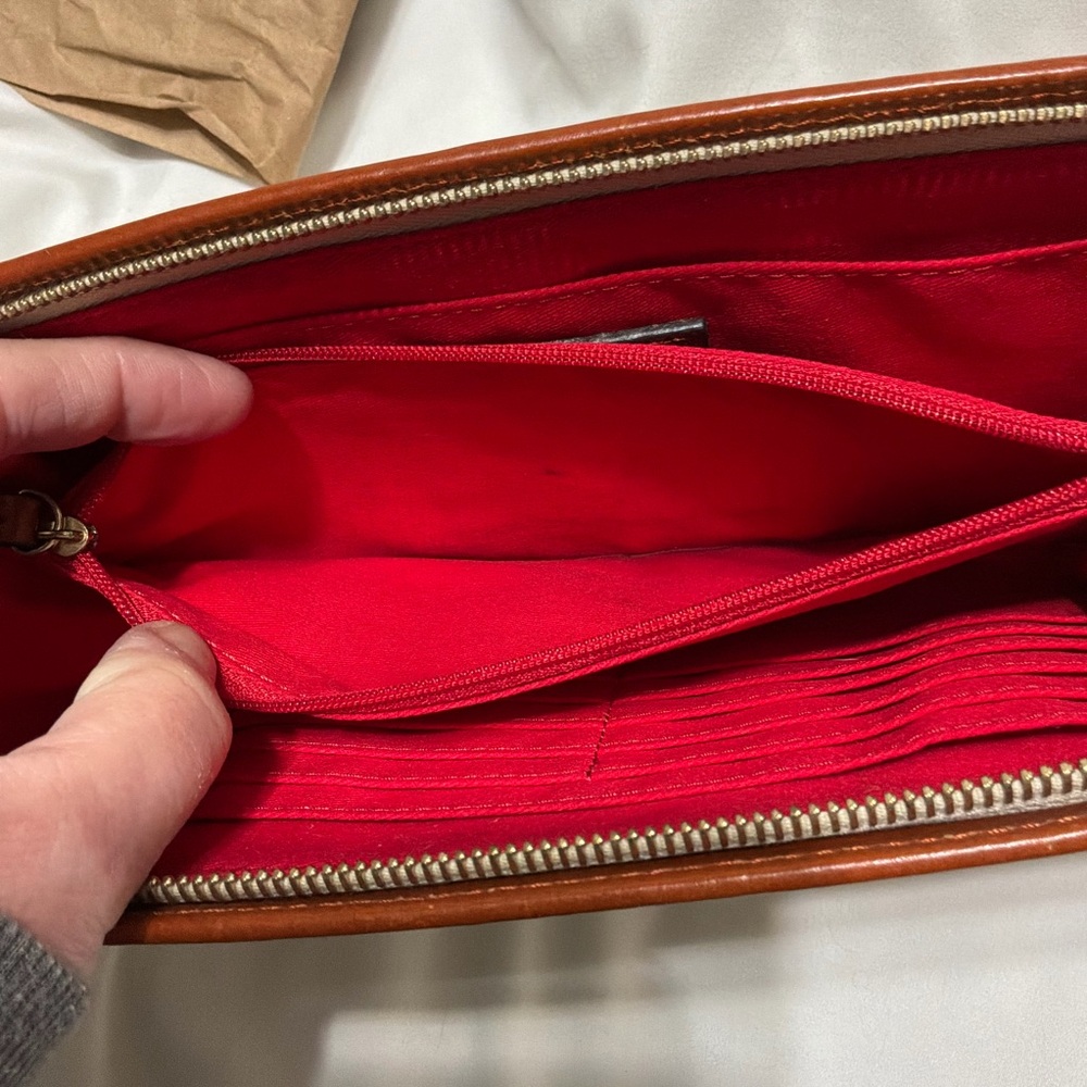 EUC Dooney & Bourke Ostrich Pearl Bone Clutch/Wristlet with leather trim - Picture 5 of 6